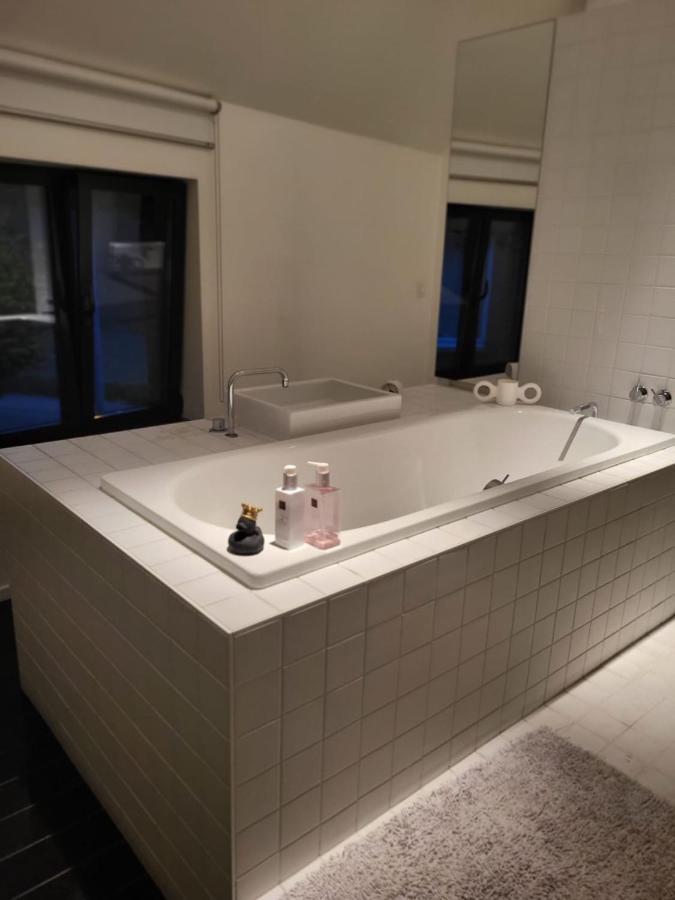Gezellige Moderne Woning Met Zwemvijver Halle  Exteriör bild